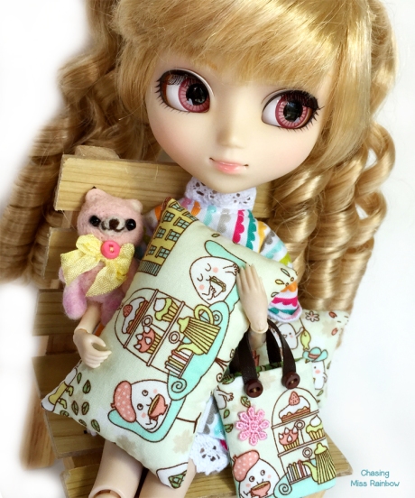 My Pullip doll modelling a set of cute kawaii style doll accessories 